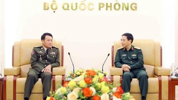 Minister of Defence commits support for ties between Vietnamese, Cambodian Armies