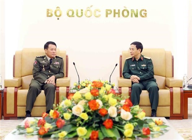 Minister of Defence commits support for ties between Vietnamese, Cambodian Armies