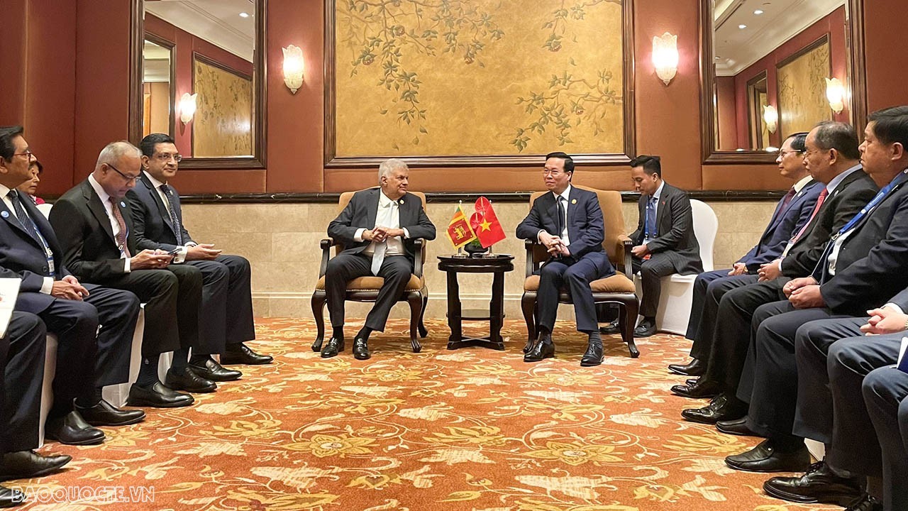 President Vo Van Thuong meets with Sri Lankan President Ranil Wickremesinghe in Beijing