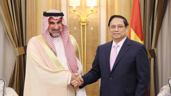 PM Pham Minh Chinh receives Saudi Arabian Public Investment Fund Governor