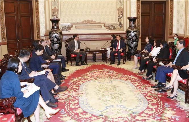 Ho Chi Minh City welcomes Swiss State Secretary Dominique Paravicini