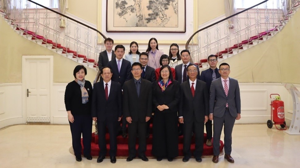 DAV participated in academic exchanges with China’s research agencies