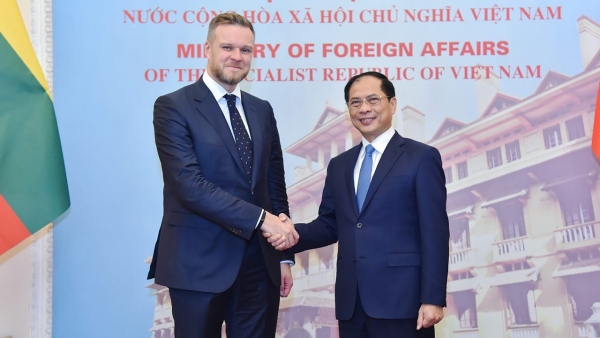 Bộ trưởng Ngoại giao Việt Nam-Lithuania trao đổi biện pháp đẩy mạnh hợp tác hai nước