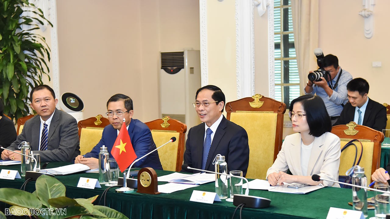 Vietnam, Thailand FMs hold talks to elevate strategic partnership to a new height