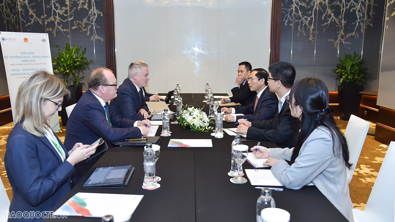 FM receives OECD Secretary-General, calling for more OECD policy recommendations