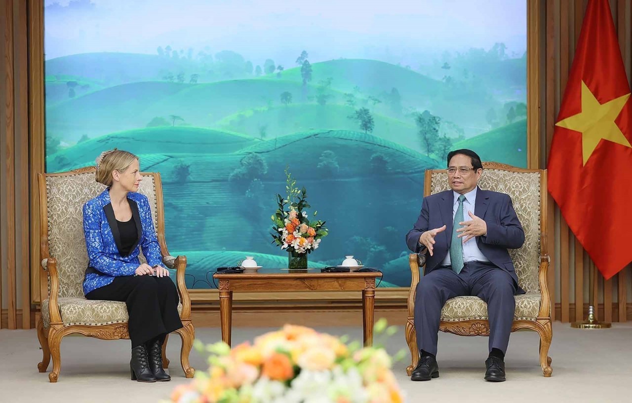 PM Pham Minh Chinh receives Amazon Vice President, urging further expansion in Vietnam