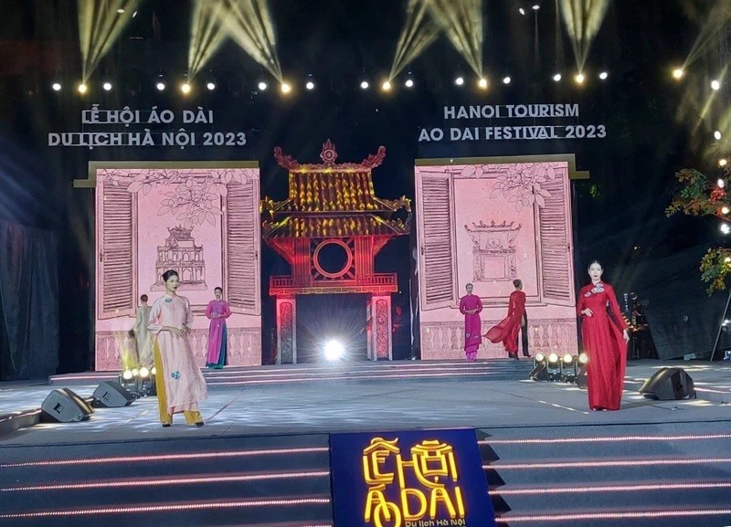 Hanoi promotes tourism through Ao Dai Festival. (Photo: NDO)