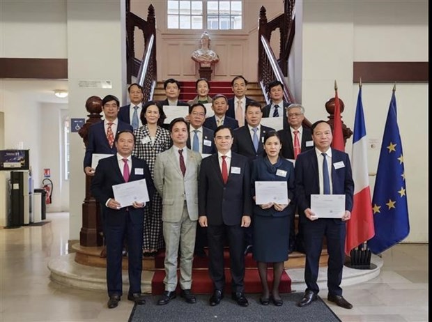 Members of the HCMA delegation pose for a group photo at the National Institute of Public Service of France. (Source: VNA) Members of the HCMA delegation pose for a group photo at the National Institute of Public Service of France. (Source: VNA)