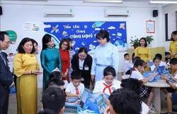 Mongolian President’s spouse visits Chu Van An Primary School