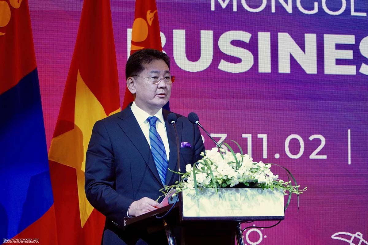 Mongolian President attended the Vietnam - Mongolia Business Forum
