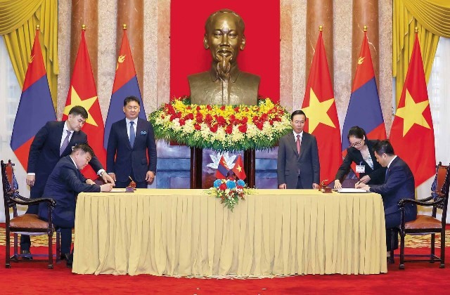Vietnam, Mongolia issue Joint Communiqué on State visit by Mongolian President