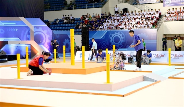 Teams participating in the final round of the 2023 Vietnam Robot Innovation Competition (Robocon Vietnam) at the Nam Định Province's Sports Complex. VNA/VNS Photo Công Luật