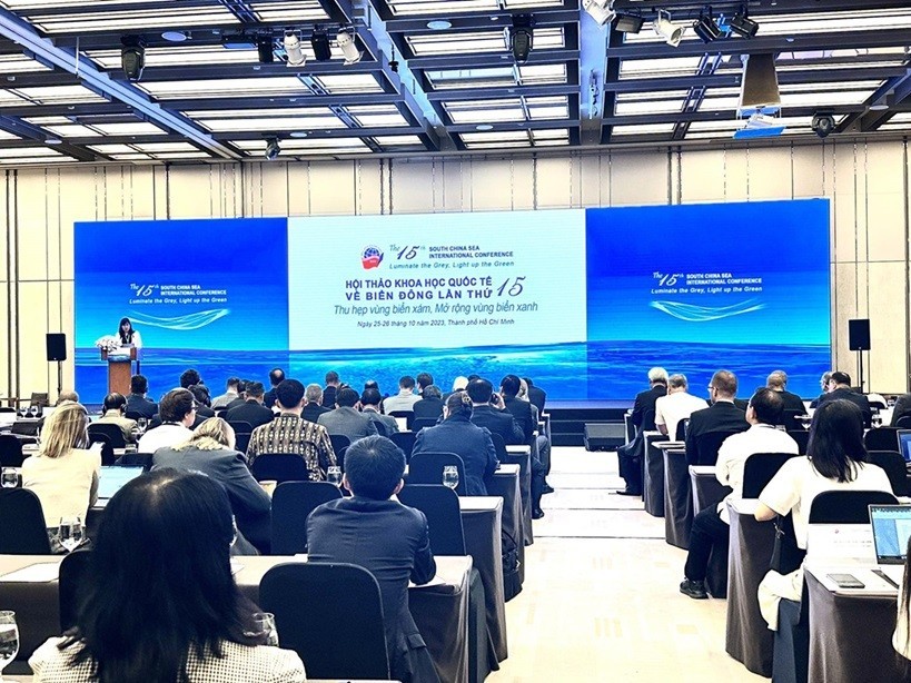 Quyền Giám đốc Học viện Ngoại giao Phạm Lan Dung phát biểu tại Hội thảo khoa học quốc tế về Biển Đông lần thứ 15. (Ảnh: DN)