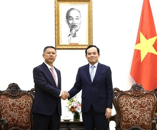 Deputy PM hails Chinese solar panel maker"s investment expansion plan | Politics | Vietnam+ (VietnamPlus)