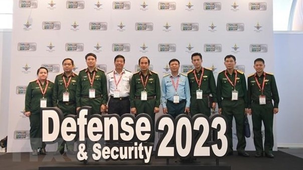 Vietnam delegation attends Defence & Security 2023 show in Thailand
