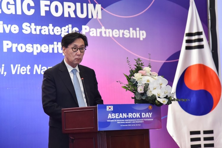 First Deputy Minister of Foreign Affairs of the Republic of Korea Chang Ho-jin delivered a speech. (Photo: Anh Son)