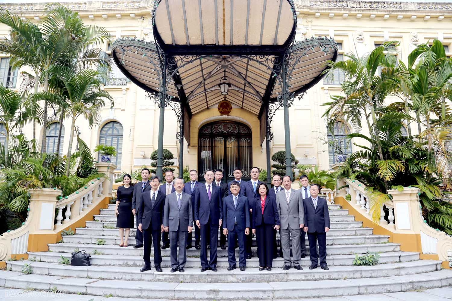 Thứ trưởng Thường trực Ngoại giao Nguyễn Minh Vũ đã cùng Thứ trưởng Ngoại giao Trung Quốc Tôn Vệ Đông tiến hành cuộc gặp giữa hai Trưởng đoàn đàm phán cấp Chính phủ về biên giới lãnh thổ Việt Nam – Trung Quốc.