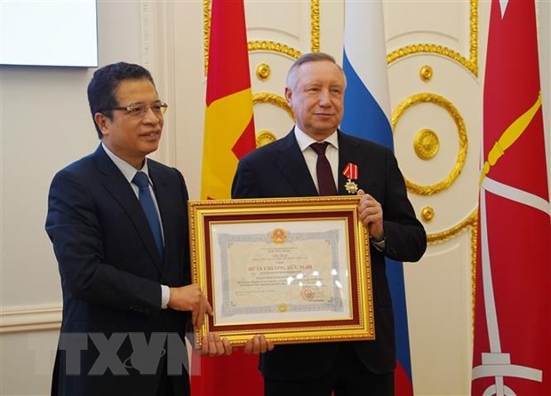 Friendship Orders conferred on St. Petersburg Governor, Ho Chi Minh Institute in St. Petersburg
