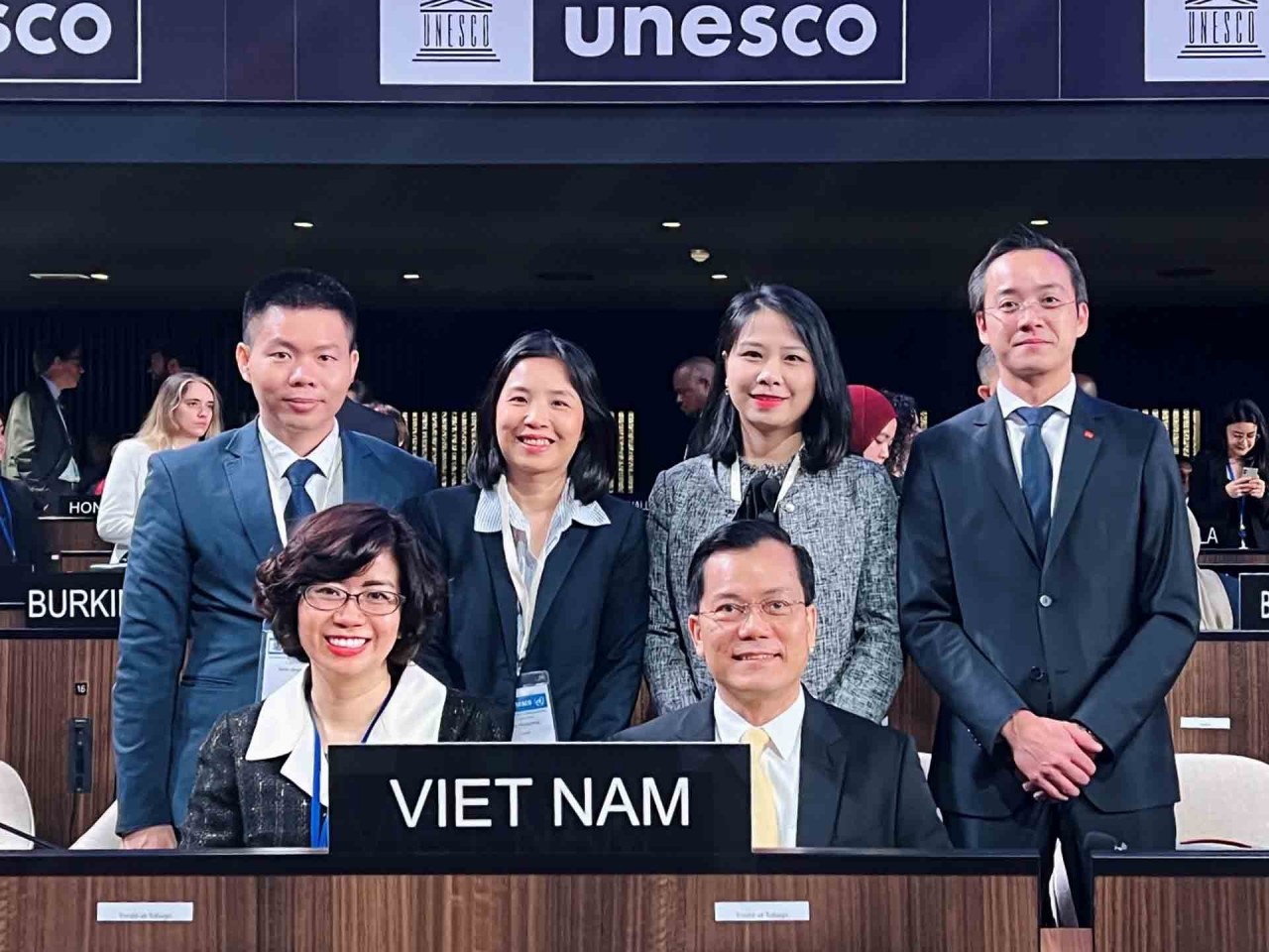 Review on external affairs from Nov.6-12: Japan’s Grand Cordon of the Order to former NA Chairwoman; Vietnam elected as Vice President at UNESCO Gener
