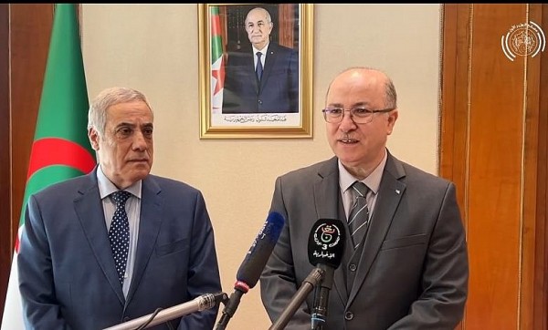 Nhà ngoại giao kỳ cựu trở thành Thủ tướng mới của Algeria