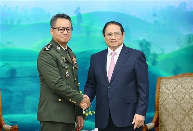 PM Pham Minh Chinh receives Cambodian Deputy PM, Minister of Defence Gen. Tea Seiha