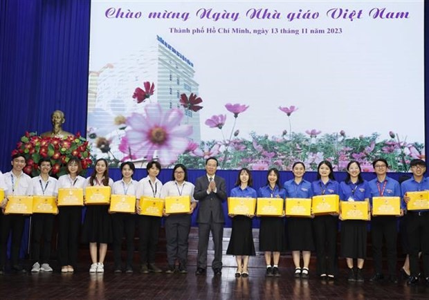 President Vo Van Thuong visits University of Social Sciences and Humanities in HCM City