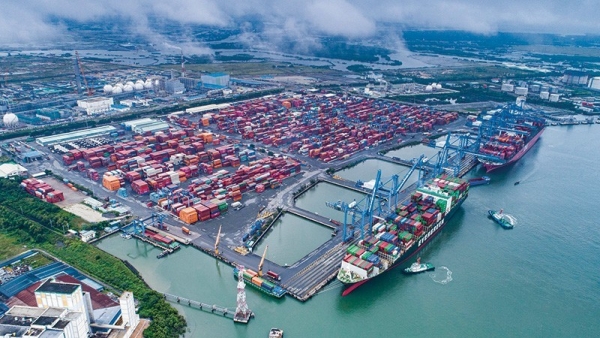 Vietnamese logistics firms advised to improve competitiveness