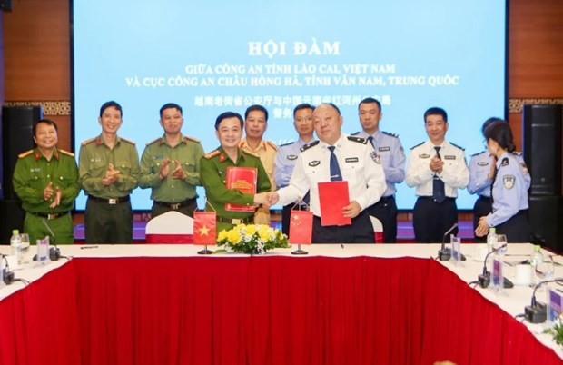 Police officials of Lao Cai, China’s Honghe county hold talks | Society | Vietnam+ (VietnamPlus)