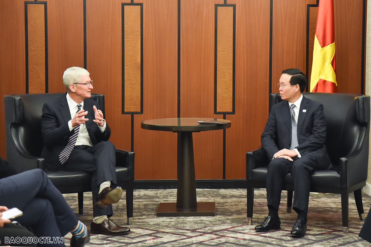 APEC 2023: President Vo Van Thuong meets with leaders of Boeing, Apple