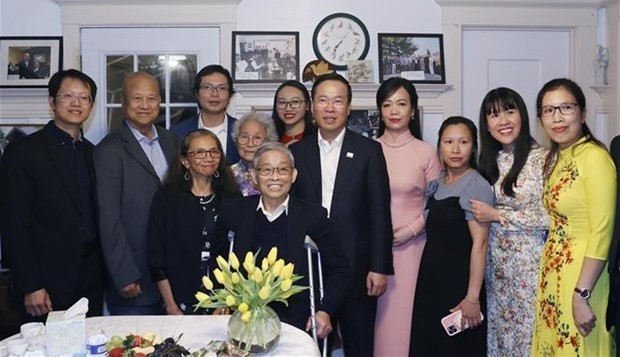 President Vo Van Thuong meets with Vietnamese expats living in San Francisco