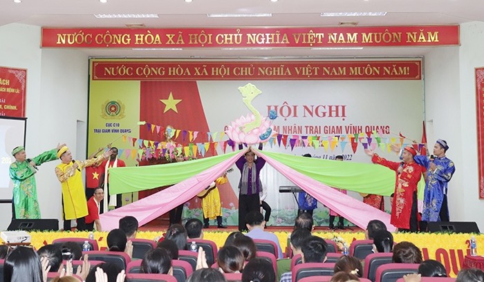Một tiết mục văn nghệ do phạm nhân trại giam Vĩnh Quang (huyện Tam Đảo, tỉnh Vĩnh Phúc) biểu diễn (Ảnh: Báo Công an nhân dân)