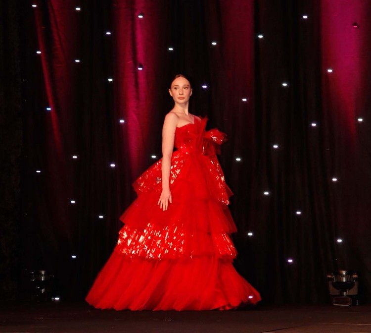 Evening gown model by Designer Phuong Hoa performed at the event. (Photo: Vietnam Consulate General in Perth) Evening gown model by Designer Phuong Hoa performed at the event. (Photo: Vietnam Consulate General in Perth)