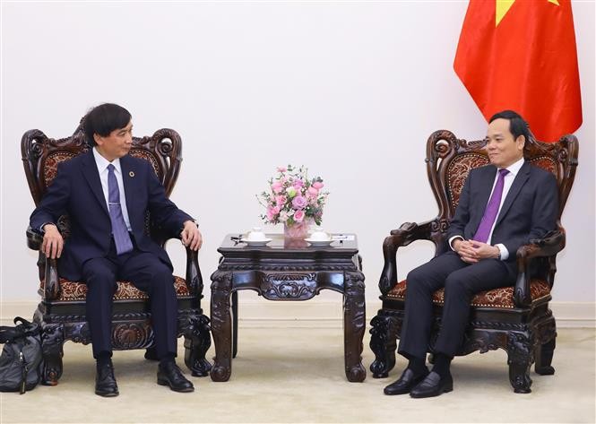Deputy PM Tran Luu Quang met with UPU Director General Masahiko Metoki