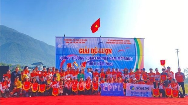 Lai Chau hosts second Open Putaleng Long Distance Paragliding Tournament