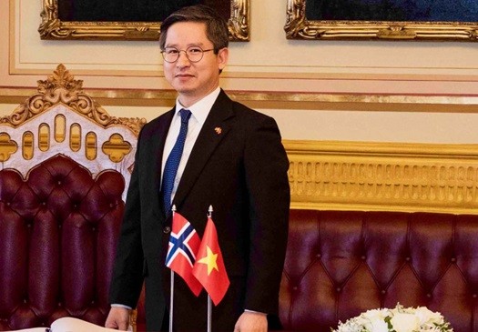 Đại sứ Việt Nam tại Na Uy Đinh Nho Hưng