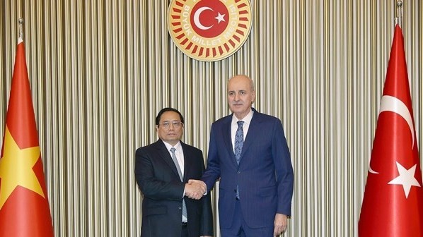 PM Pham Minh Chinh meets Speaker of Turkish Grand National Assembly in Ankara