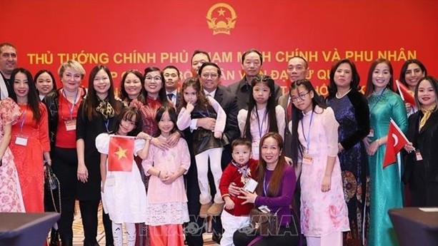 PM Pham Minh Chinh meets Vietnamese community in Ankara, Türkiye