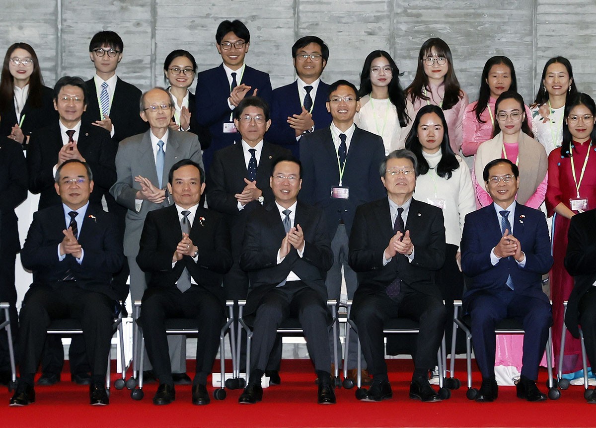 President Vo Van Thuong visits Kyushu University