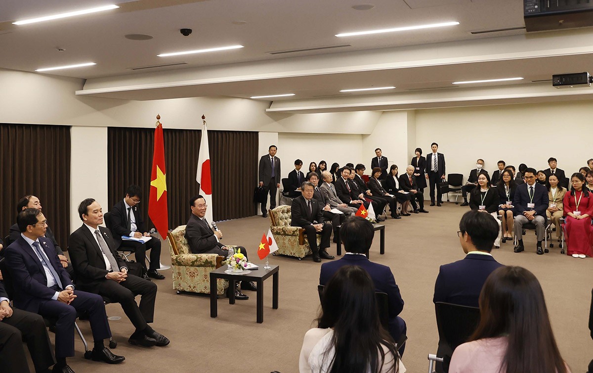President Vo Van Thuong visits Kyushu University