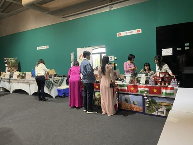 Vietnam participates in diplomatic charity fair in Hungary | Politics | Vietnam+ (VietnamPlus) Vietnam participates in diplomatic charity fair in Hungary | Politics | Vietnam+ (VietnamPlus)