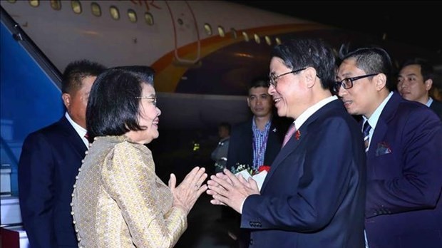 Cambodian National Assembly President arrives in Hanoi, begins official visit