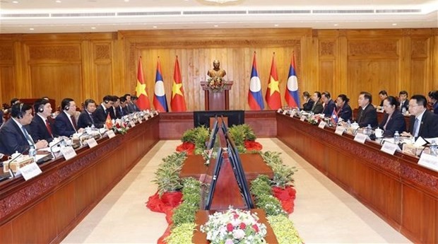 Vietnamese, Lao National Assembly leaders hold talks in Vientiane
