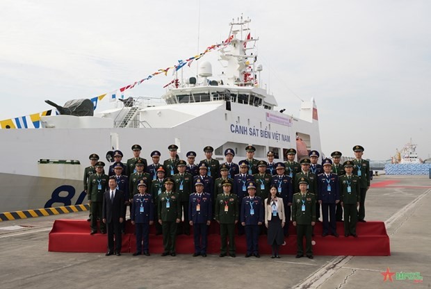 Vietnam Coast Guard Vessel CSB 8002 visits China’s Guangzhou province Vietnam Coast Guard Vessel CSB 8002 visits China’s Guangzhou province