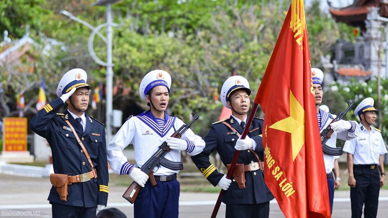 A solemn and emotional flag-raising ceremony on Truong Sa Island