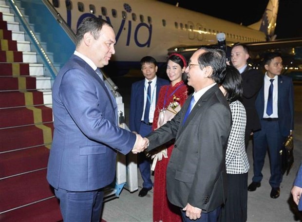 Belarusian PM arrives in Hanoi, beginning official visit to Vietnam