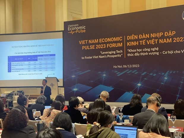 Vietnam to post faster growth over other countries in 2023: CIEM