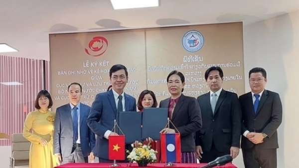 Vietnam, Laos sign MOU on archival cooperation in Hanoi
