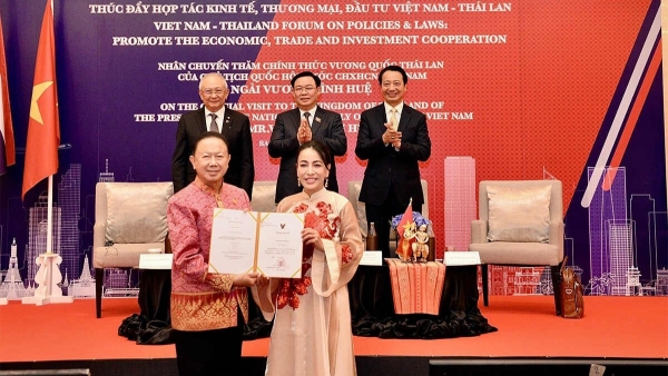 NA leader Vuong Dinh Hue suggests ways for fostering Vietnam-Thailand economic ties