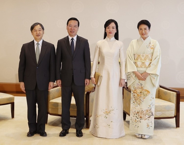 President Vo Van Thuong and his wife Phan Thi Thanh Tam met with King Naruhito and Queen Masako of Japan. (Source: VNA)