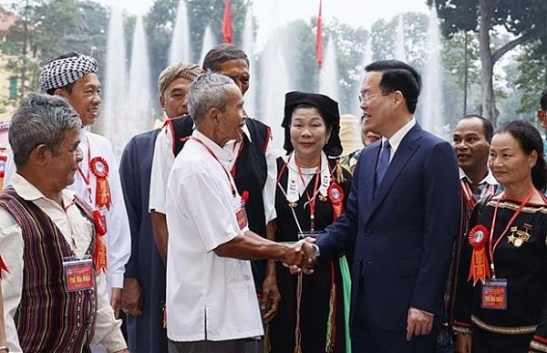 President Vo Van Thuong hosts top citizens from ethnic minority groups